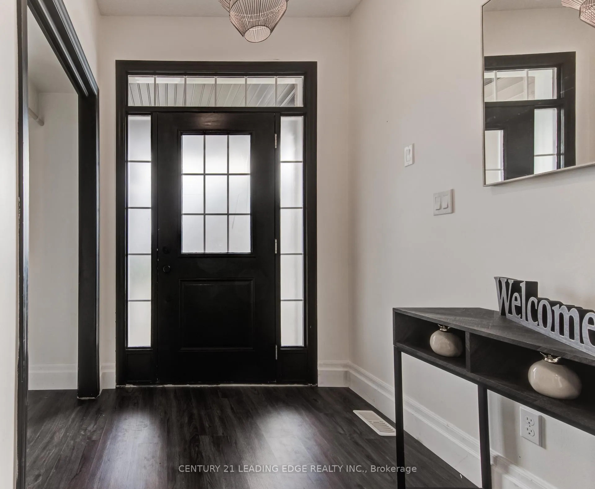 Photo 2 of 277 Watervale Crescent, Kitchener — HOMEH