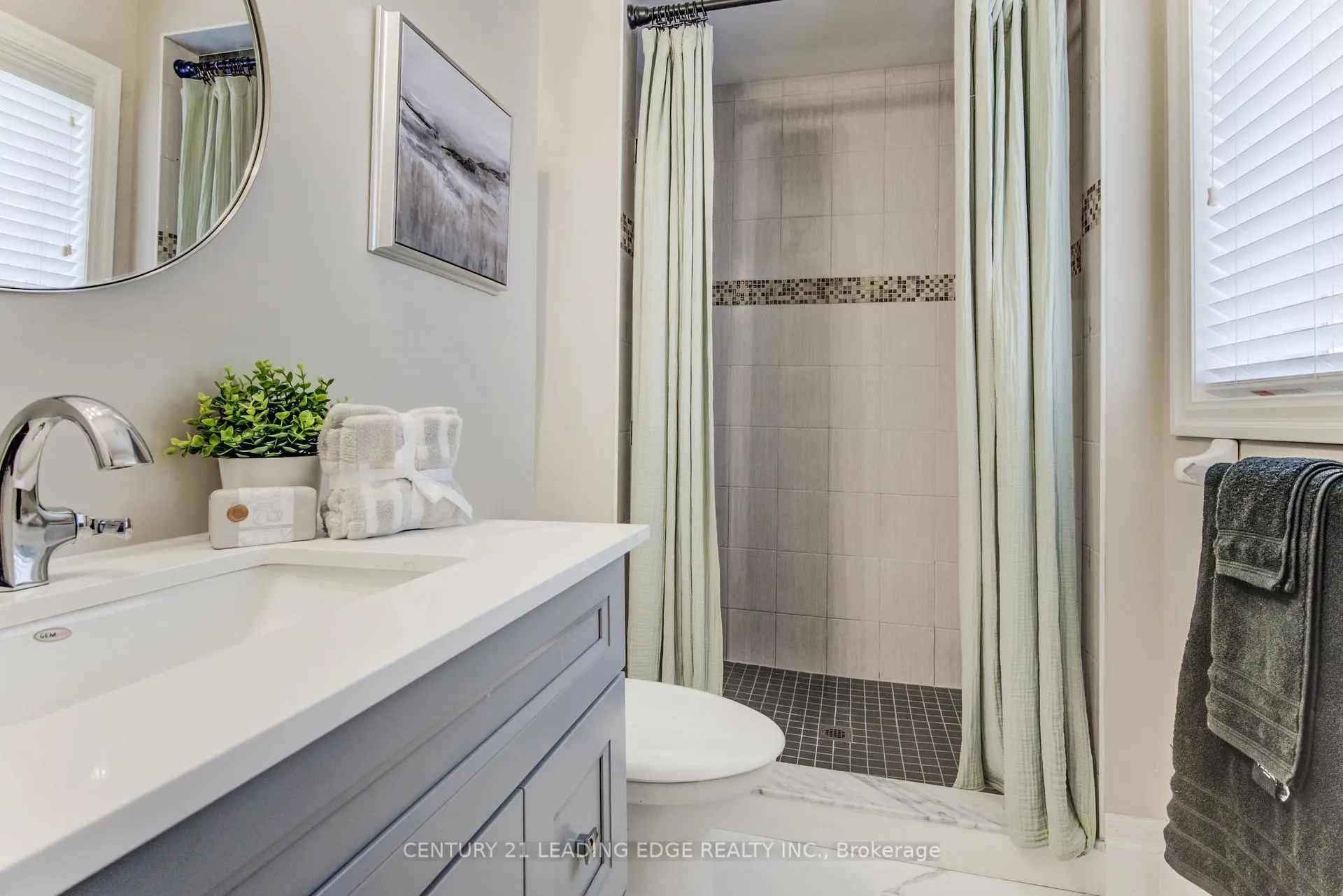 Photo 23 of 277 Watervale Crescent, Kitchener — HOMEH