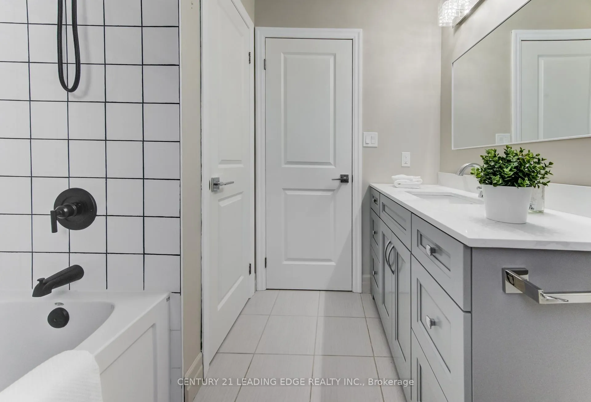 Photo 24 of 277 Watervale Crescent, Kitchener — HOMEH