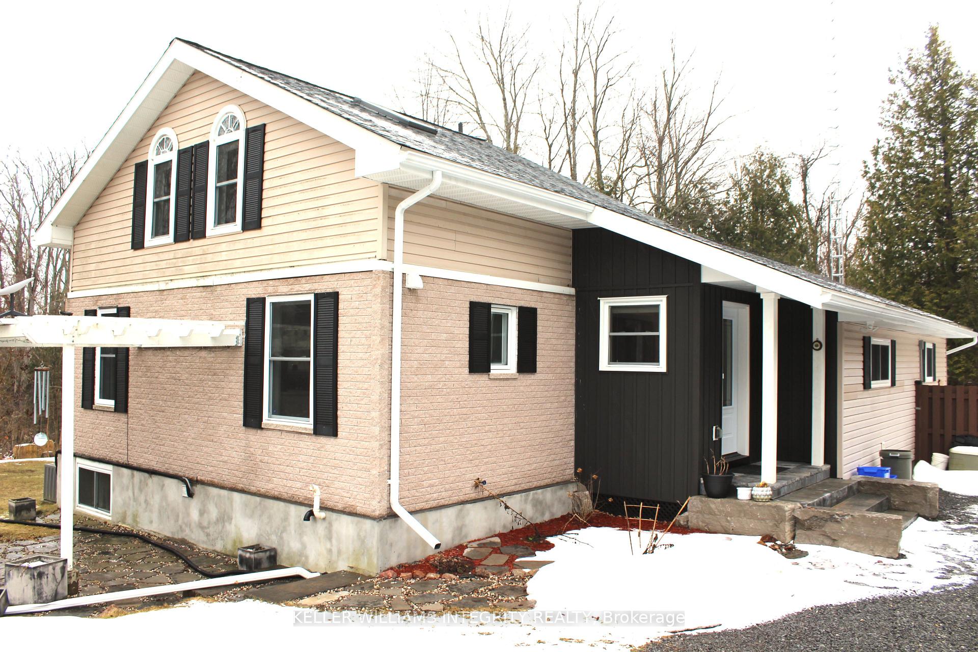 Photo 1 of 1048 Upper Perth Road, Lanark Highlands, Lanark Highlands (Lanark) Twp — HOMEH