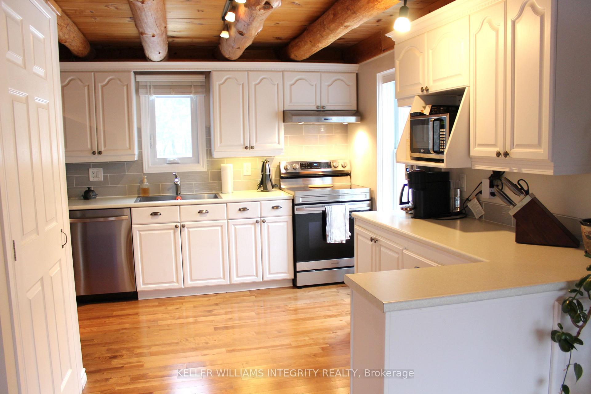 Photo 5 of 1048 Upper Perth Road, Lanark Highlands, Lanark Highlands (Lanark) Twp — HOMEH