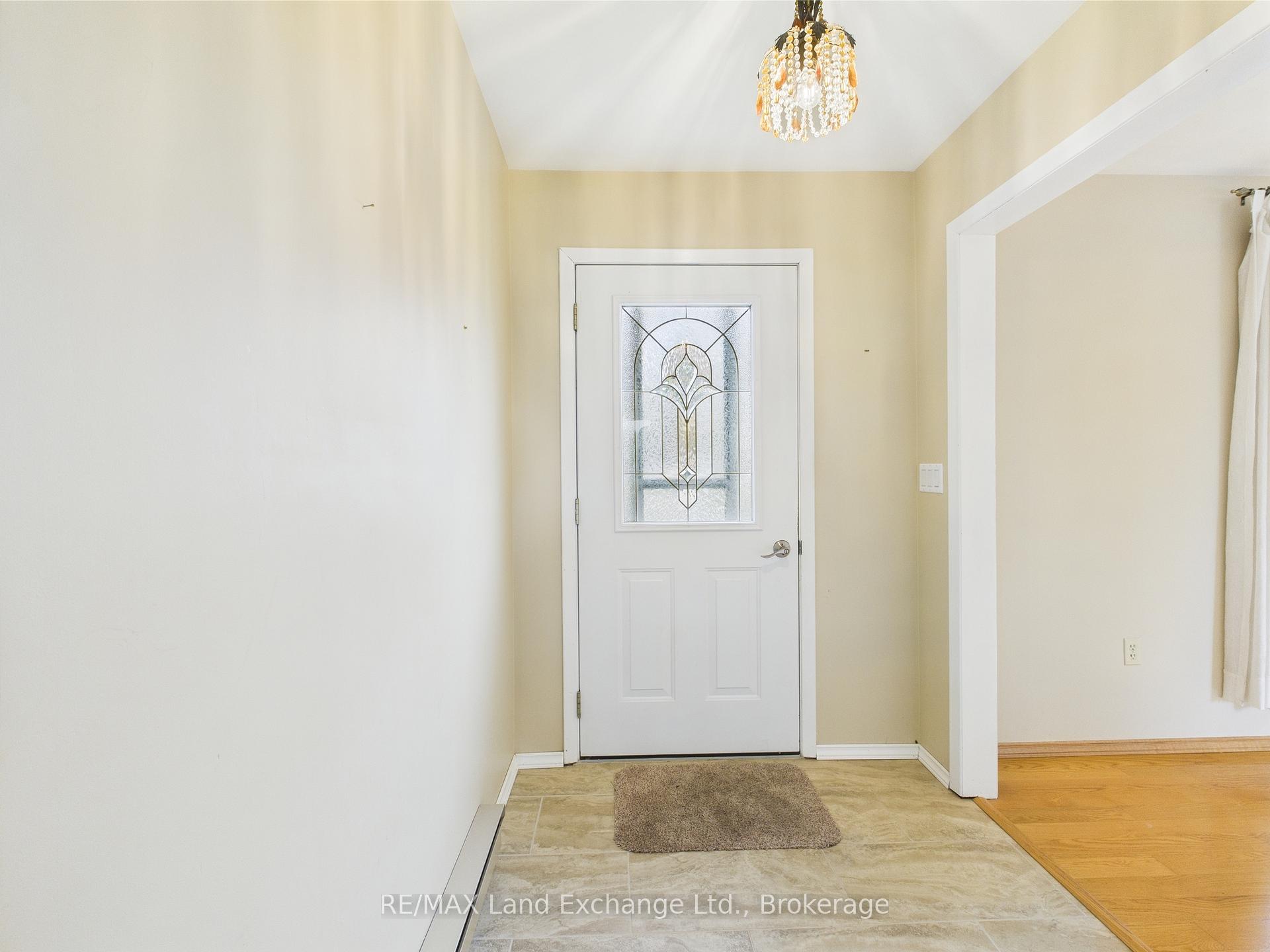 Photo 3 of 12 Inverlyn Crescent S, Kincardine — HOMEH