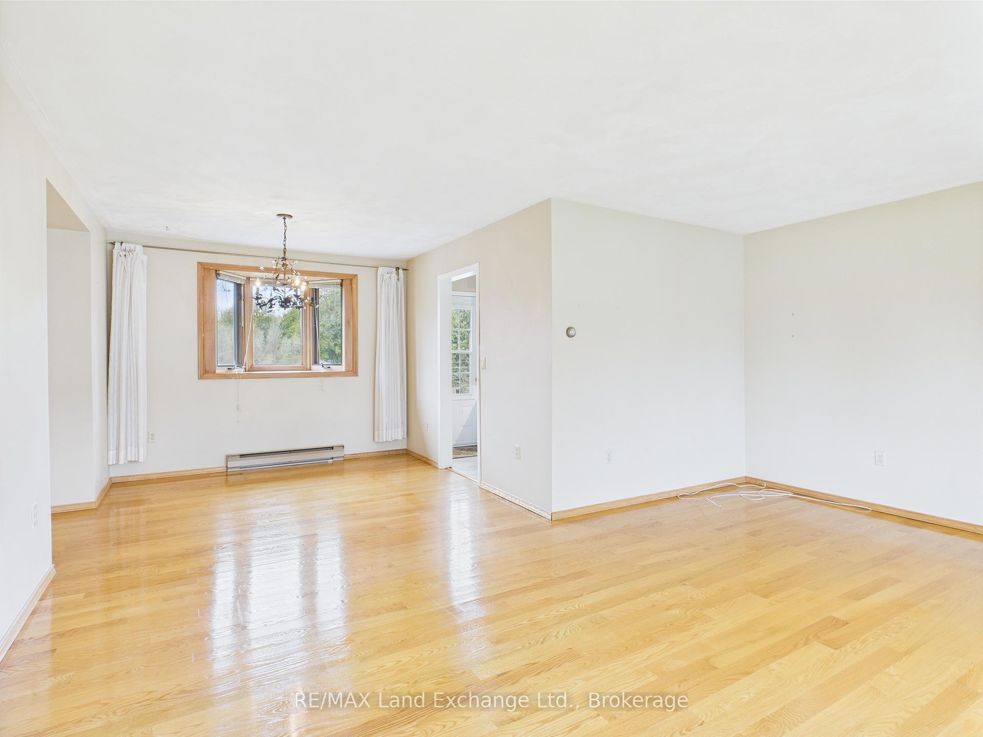 Photo 6 of 12 Inverlyn Crescent S, Kincardine — HOMEH