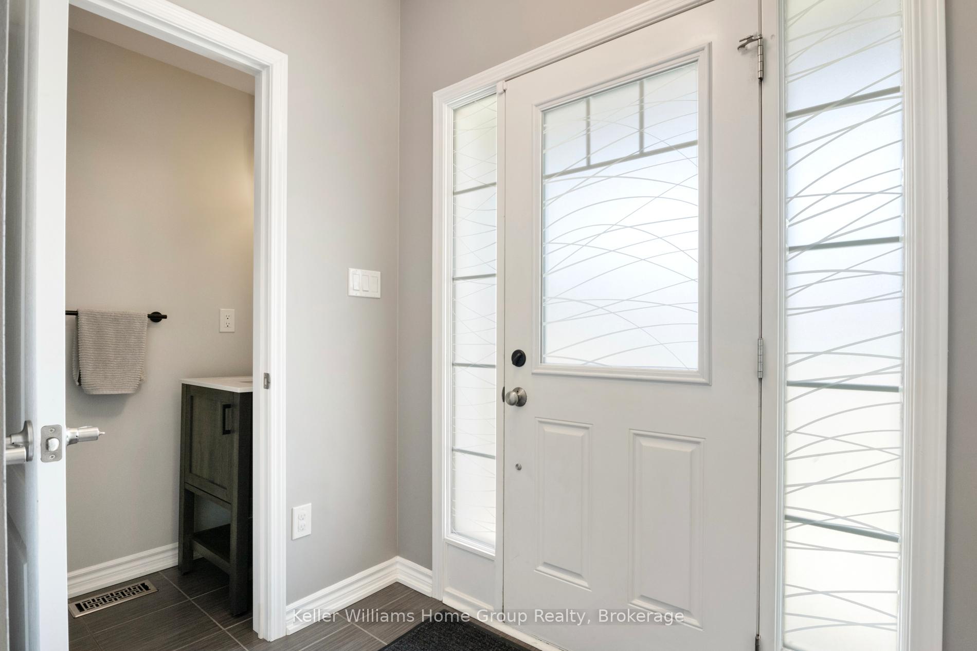 Photo 4 of 173 West Oak Trail, Kitchener — HOMEH