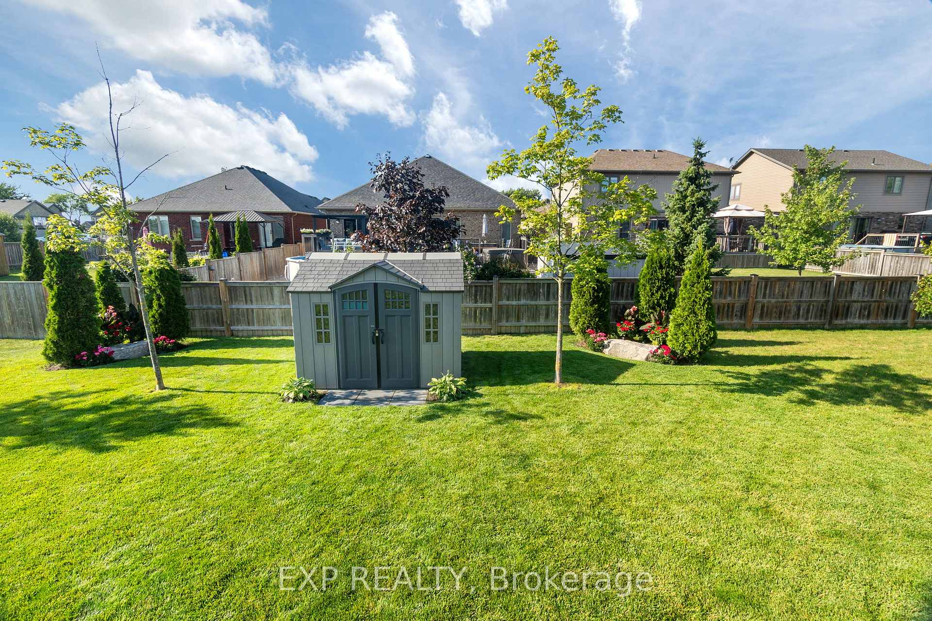 Photo 35 of 170 Watson Street, Lucan Biddulph, Lucan — HOMEH