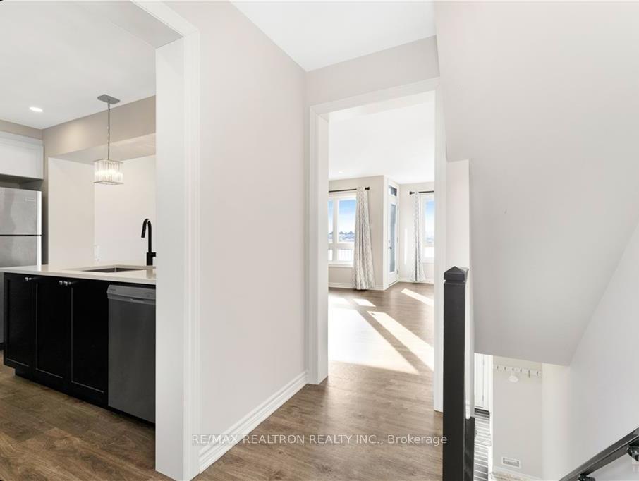 Photo 5 of 244 Clintonia Street, Ottawa, Kanata - Emerald Meadows/Trailwest — HOMEH