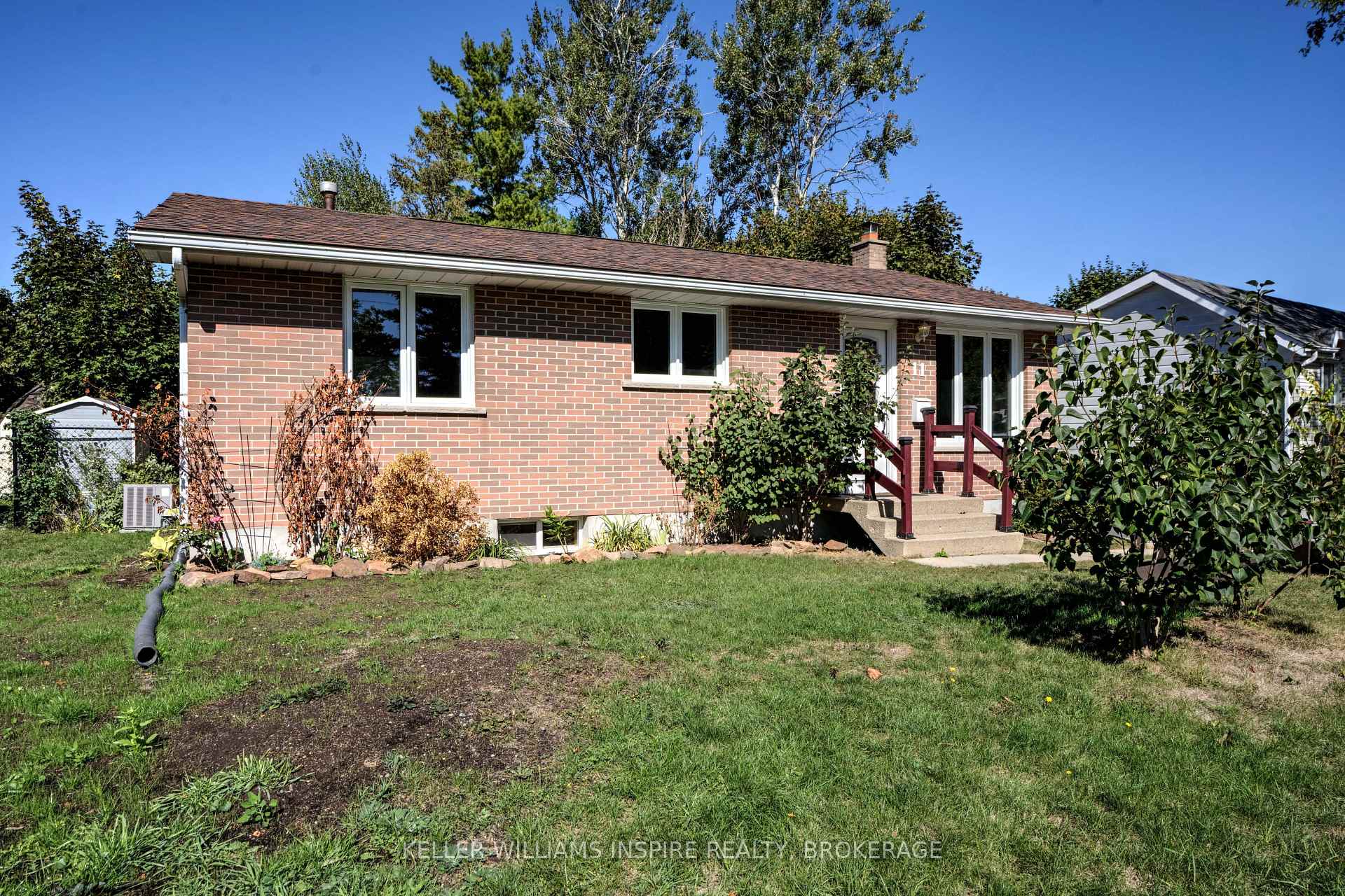 Photo 2 of 11 Harvard Place, Loyalist, Amherstview — HOMEH