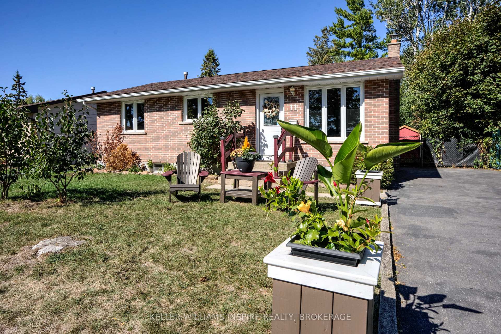 Photo 3 of 11 Harvard Place, Loyalist, Amherstview — HOMEH