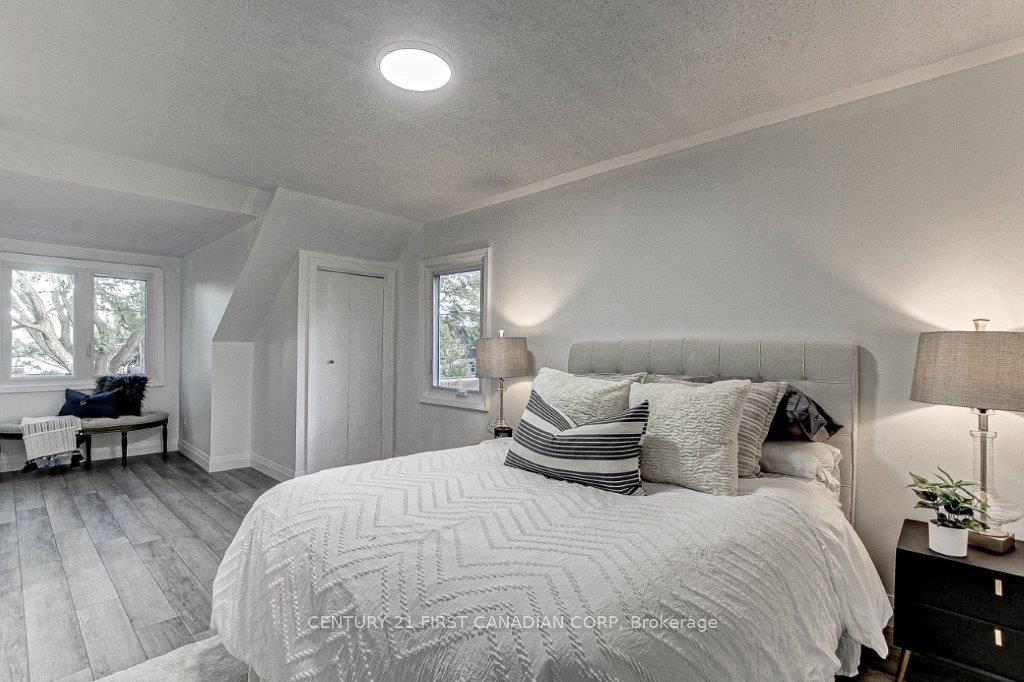 Photo 19 of 347 Thiel Street, London, East H — HOMEH