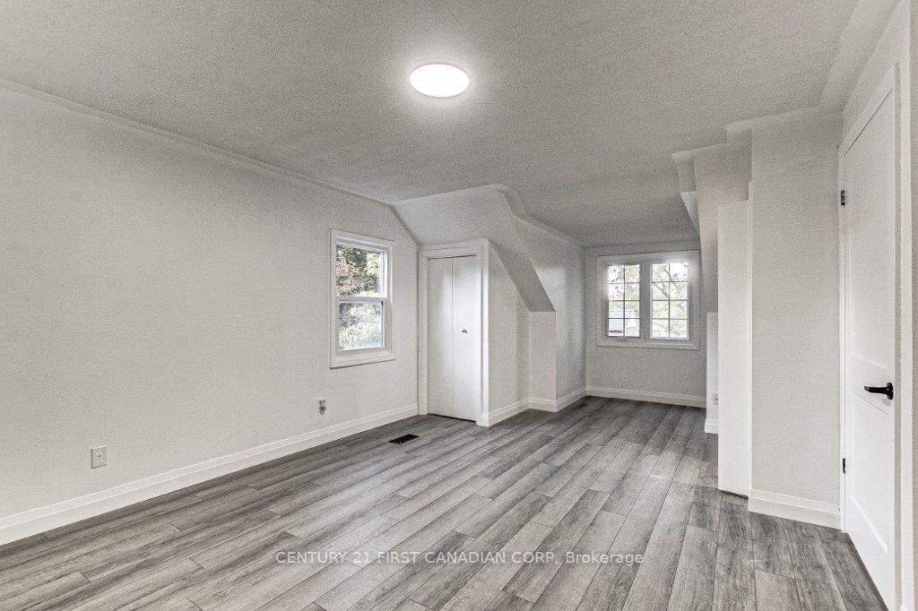 Photo 22 of 347 Thiel Street, London, East H — HOMEH
