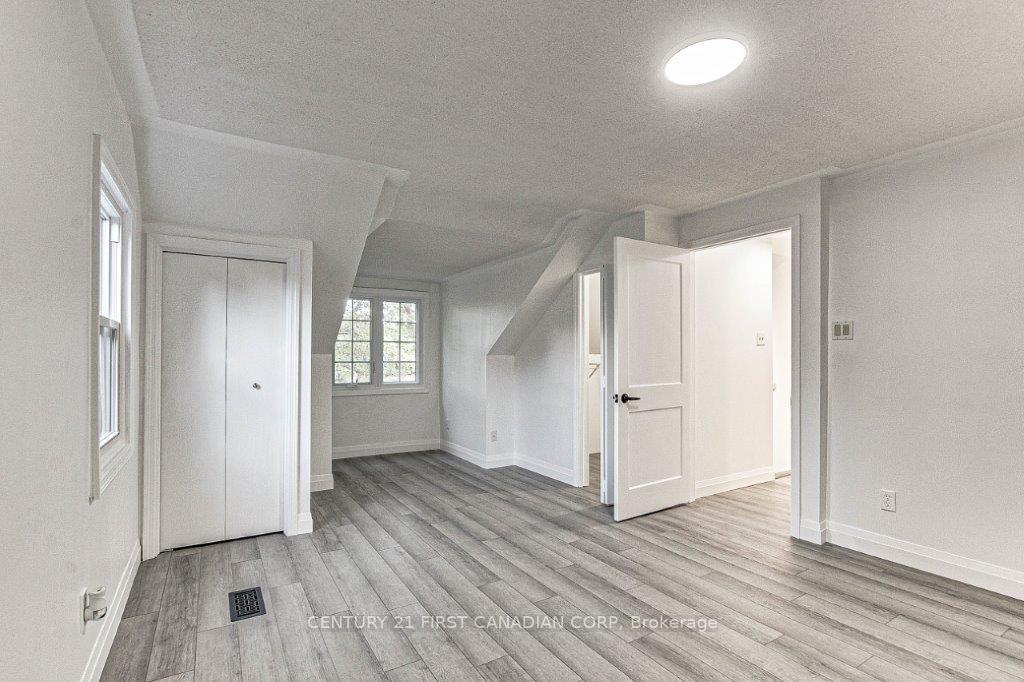 Photo 23 of 347 Thiel Street, London, East H — HOMEH