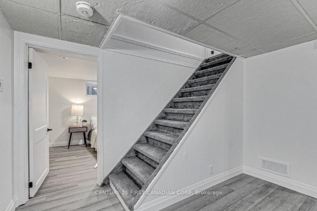 Photo 25 of 347 Thiel Street, London, East H — HOMEH