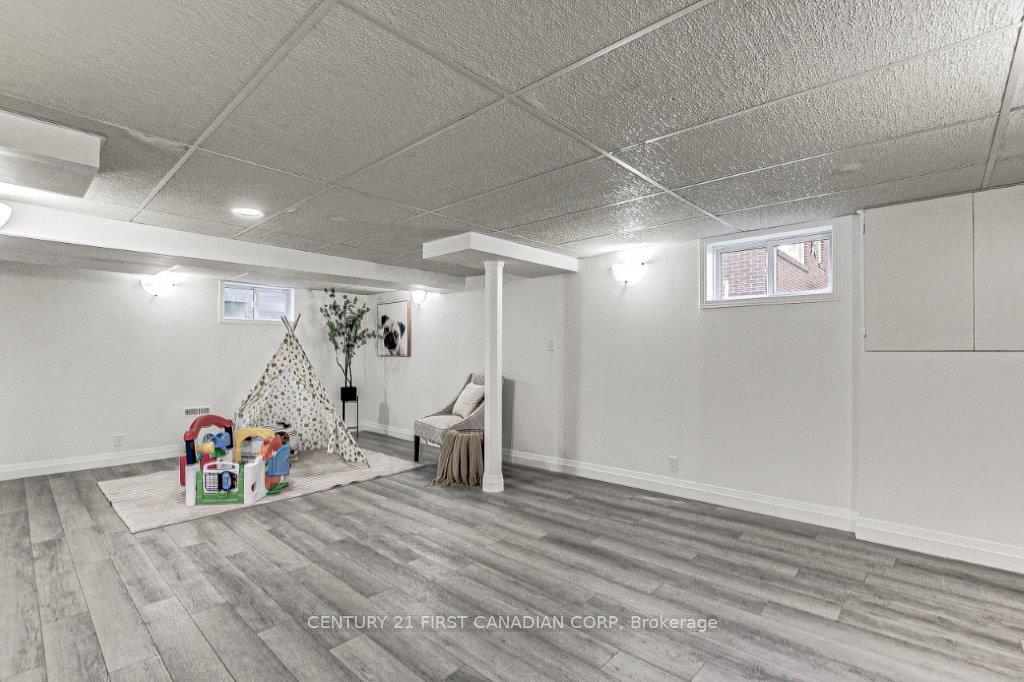Photo 26 of 347 Thiel Street, London, East H — HOMEH