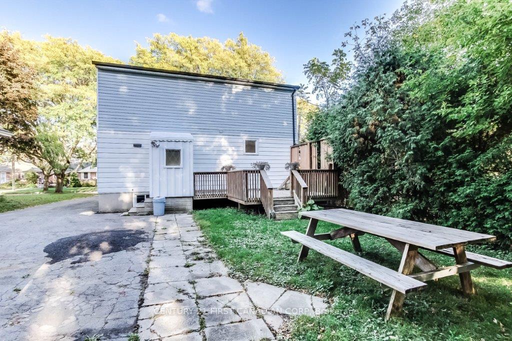 Photo 34 of 347 Thiel Street, London, East H — HOMEH