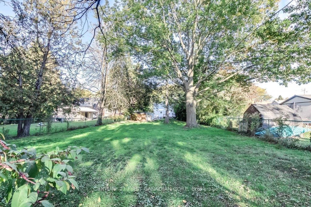 Photo 36 of 347 Thiel Street, London, East H — HOMEH