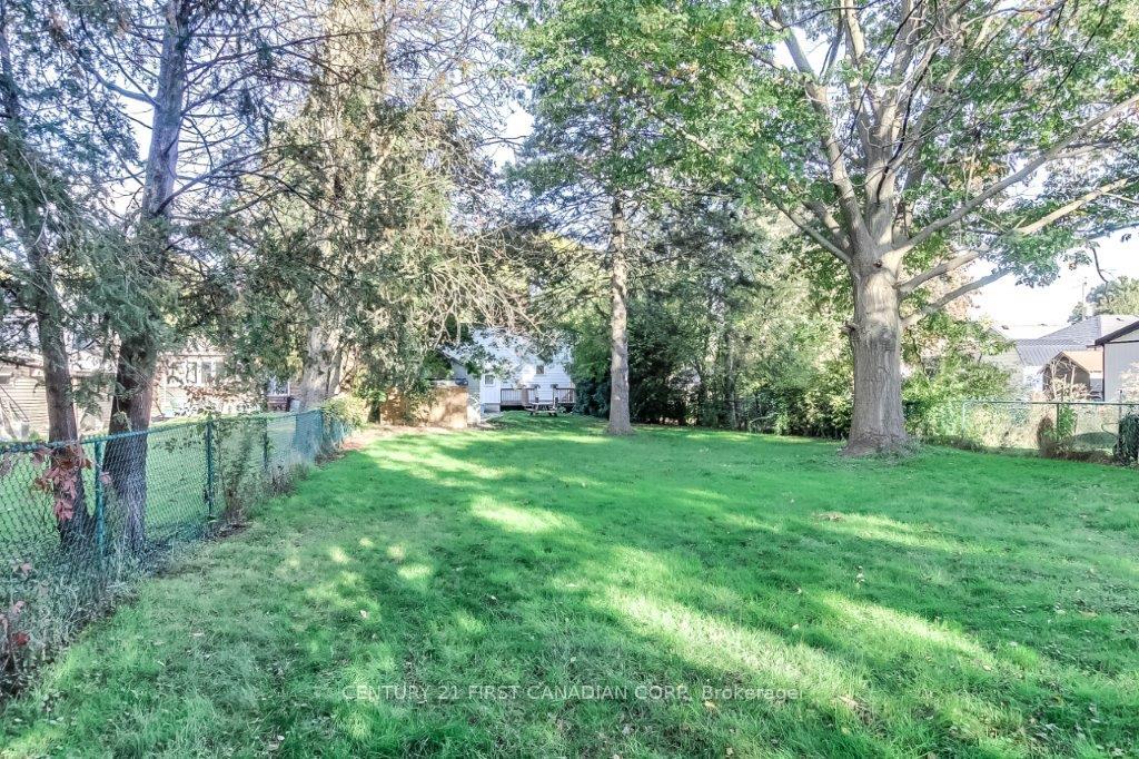Photo 37 of 347 Thiel Street, London, East H — HOMEH