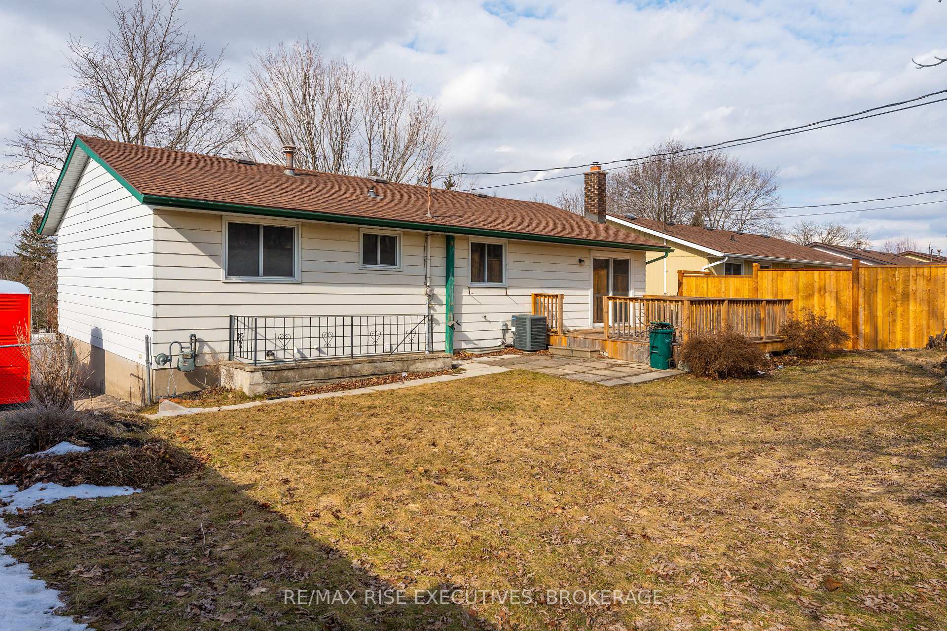 Photo 2 of Unit 2, 788 Hillside Drive, Kingston, South of Taylor-Kidd Blvd — HOMEH