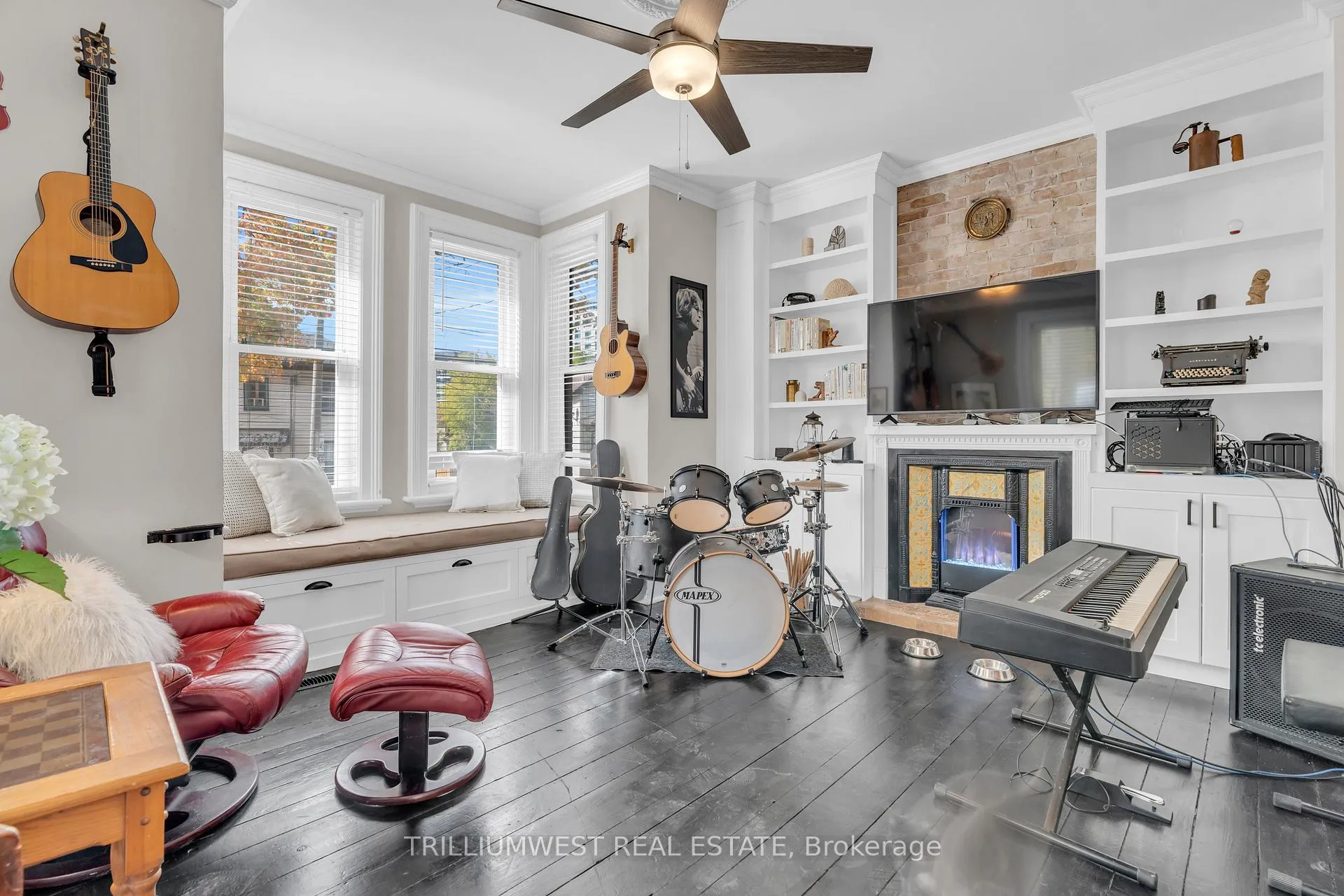 Photo 11 of 210 Lancaster Street E, Kitchener — HOMEH