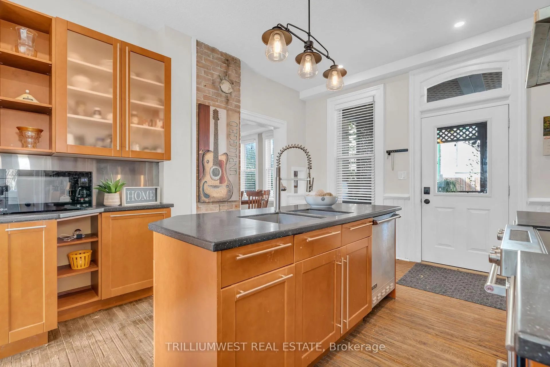 Photo 16 of 210 Lancaster Street E, Kitchener — HOMEH