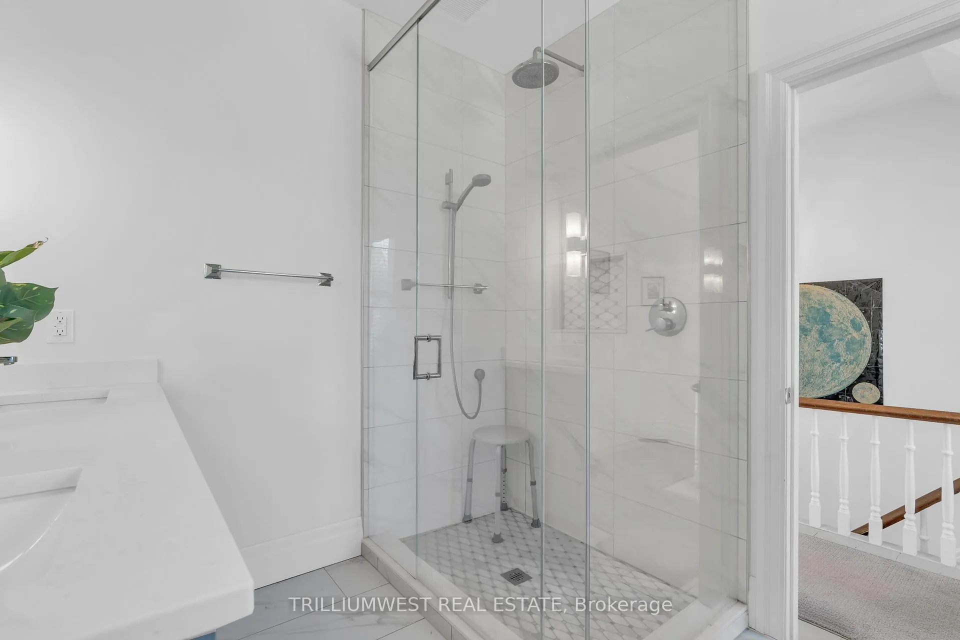 Photo 21 of 210 Lancaster Street E, Kitchener — HOMEH