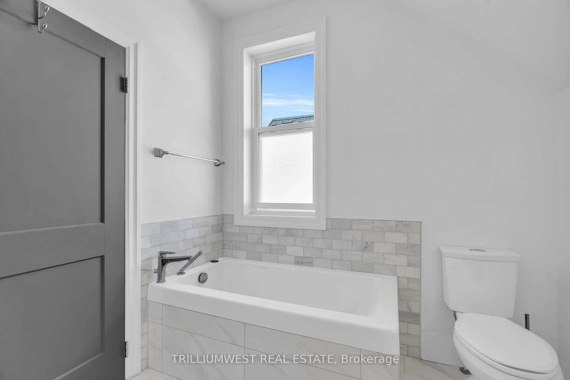 Photo 22 of 210 Lancaster Street E, Kitchener — HOMEH