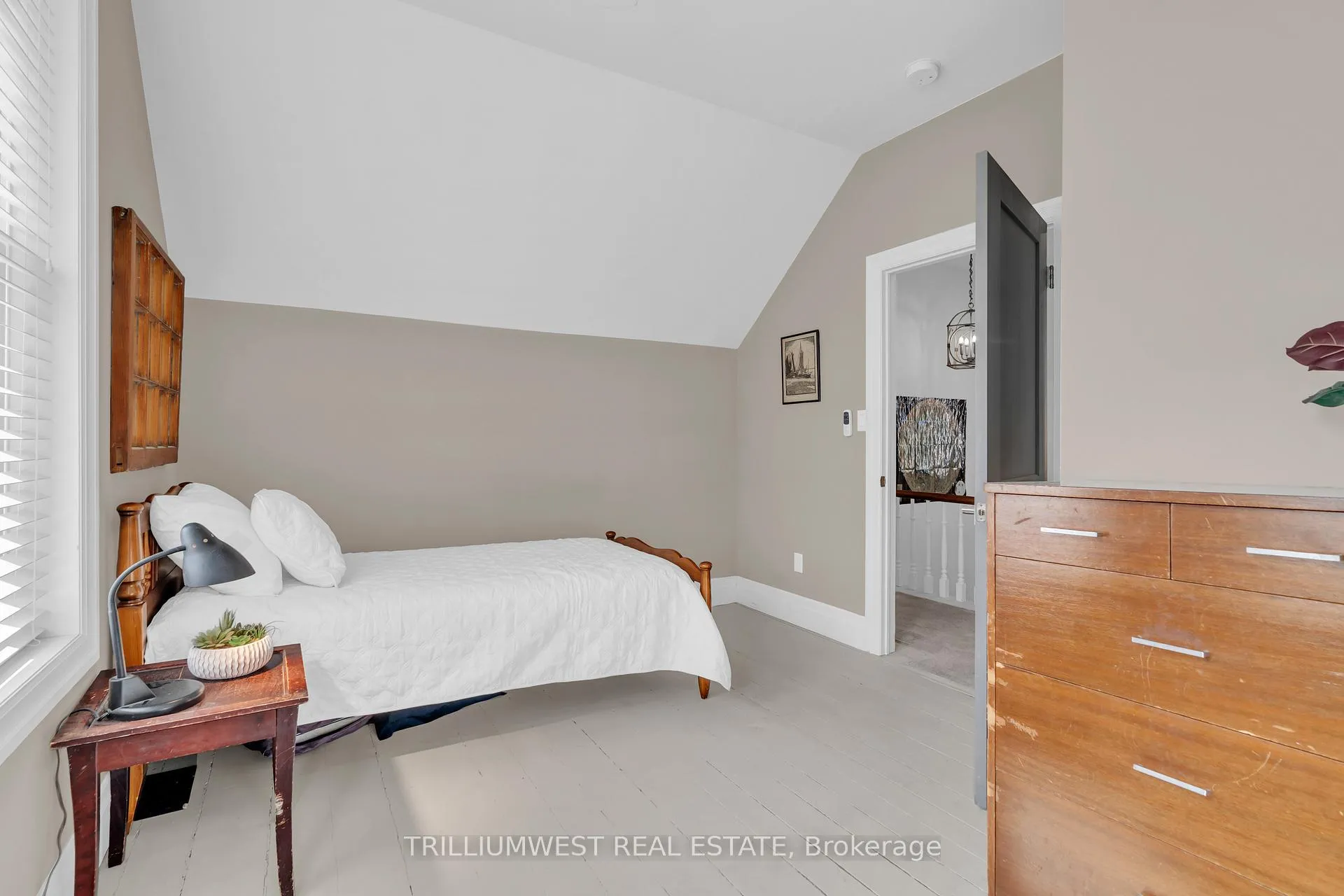 Photo 25 of 210 Lancaster Street E, Kitchener — HOMEH