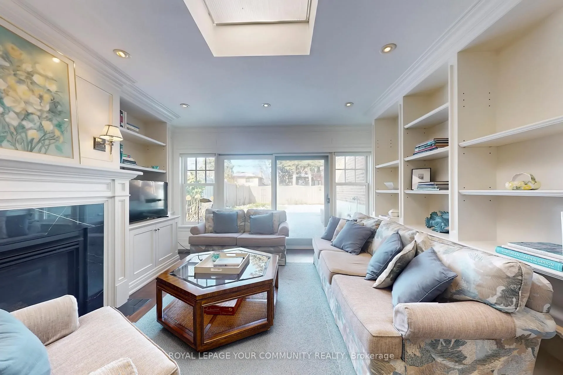 Photo 3 of 67 Fred Varley Drive, Markham, Unionville — HOMEH