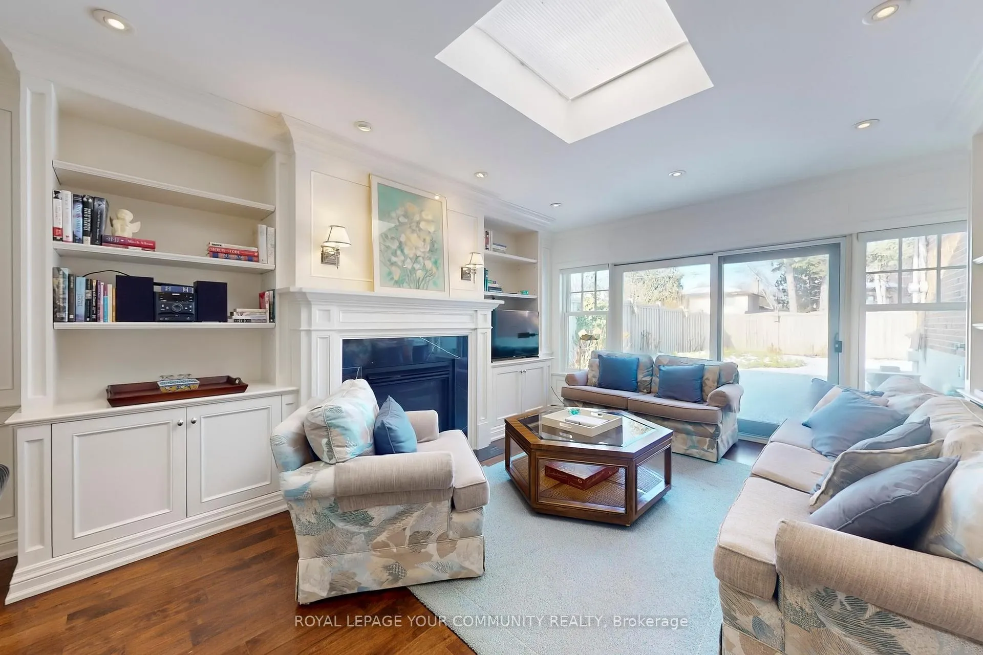 Photo 4 of 67 Fred Varley Drive, Markham, Unionville — HOMEH