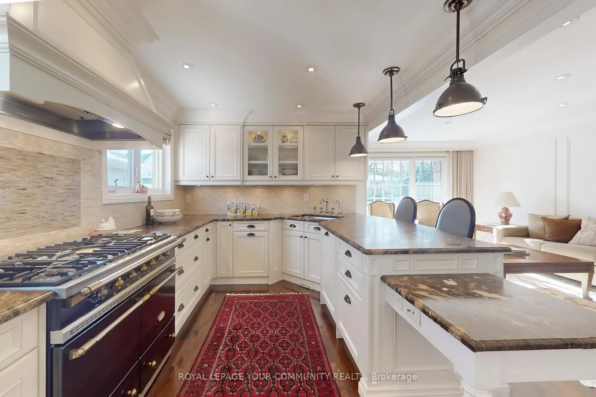 Photo 13 of 67 Fred Varley Drive, Markham, Unionville — HOMEH