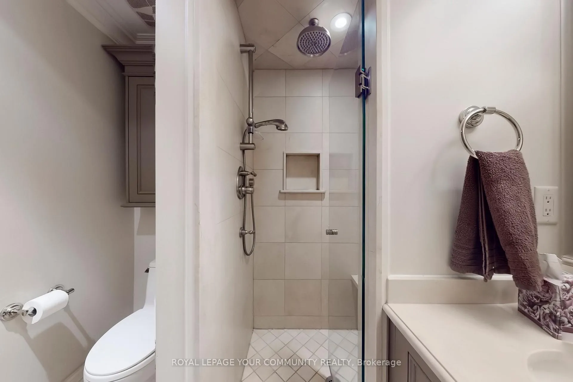 Photo 22 of 67 Fred Varley Drive, Markham, Unionville — HOMEH