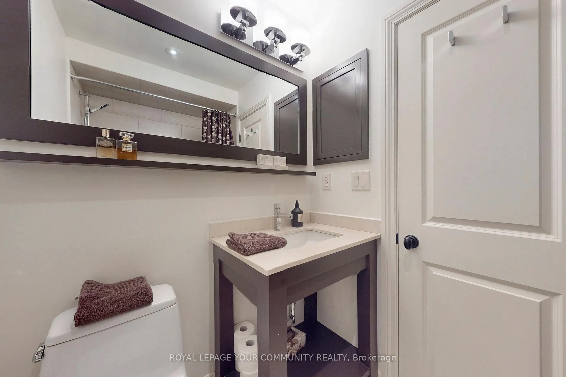Photo 28 of 67 Fred Varley Drive, Markham, Unionville — HOMEH