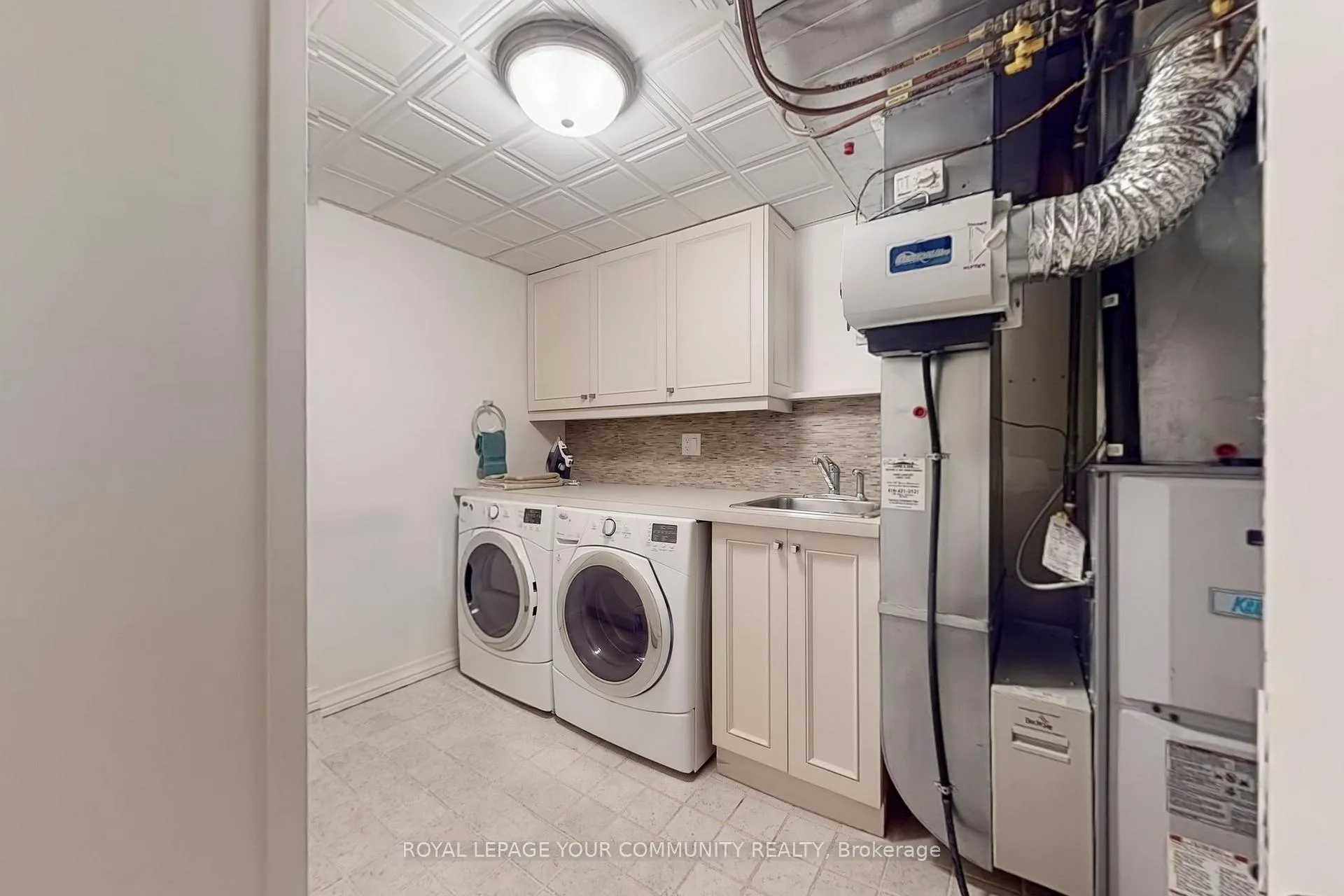 Photo 43 of 67 Fred Varley Drive, Markham, Unionville — HOMEH