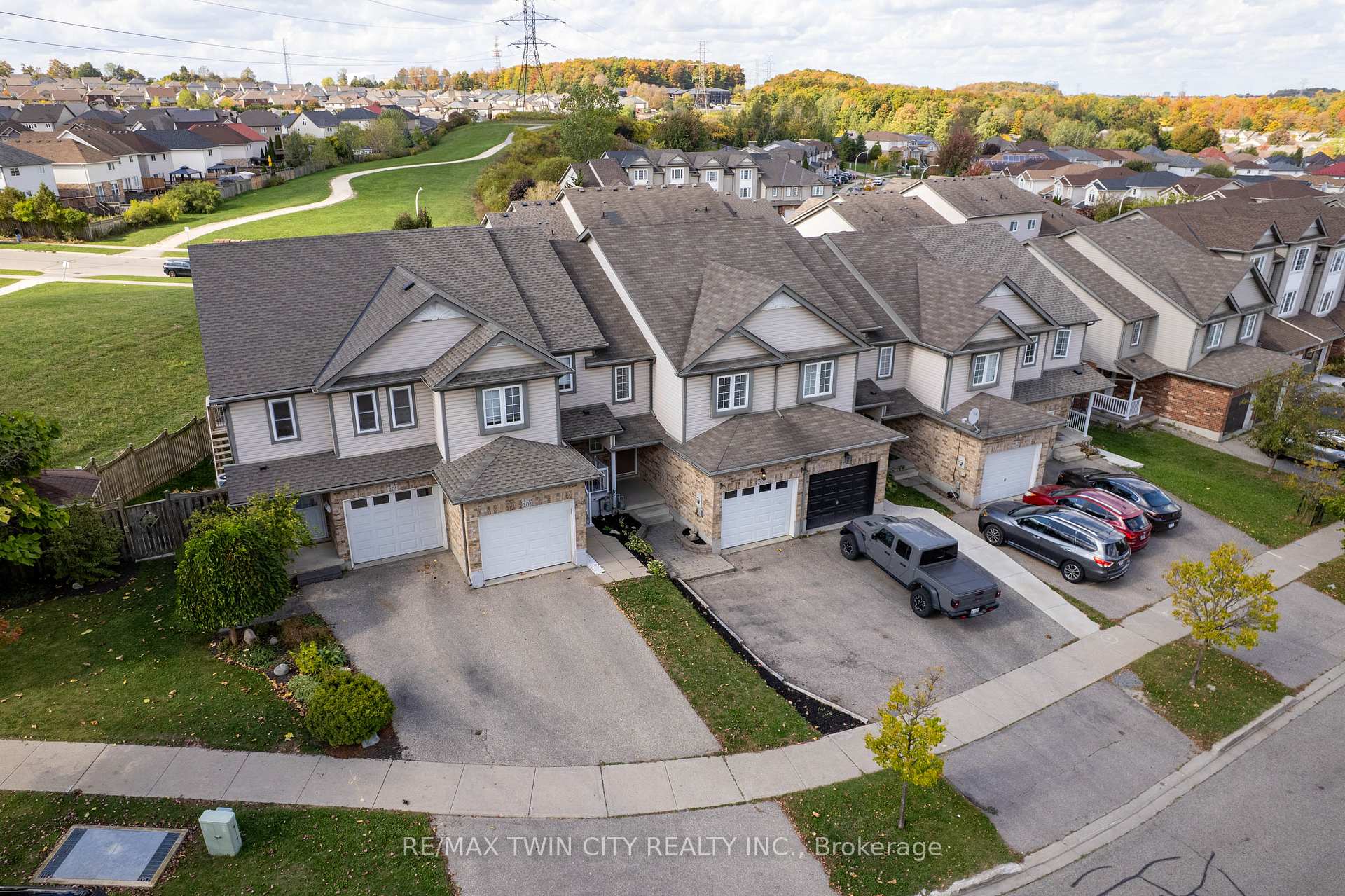 Photo 2 of 205 Snowdrop Crescent, Kitchener — HOMEH
