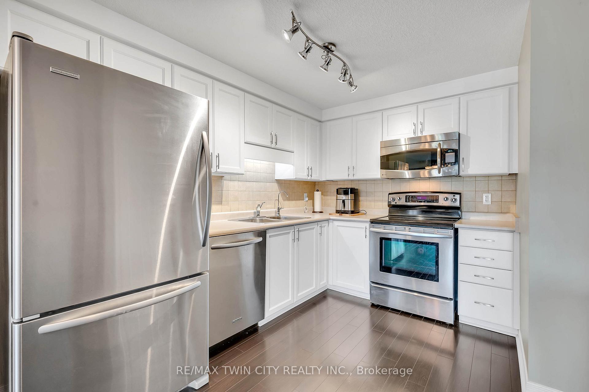 Photo 5 of 205 Snowdrop Crescent, Kitchener — HOMEH