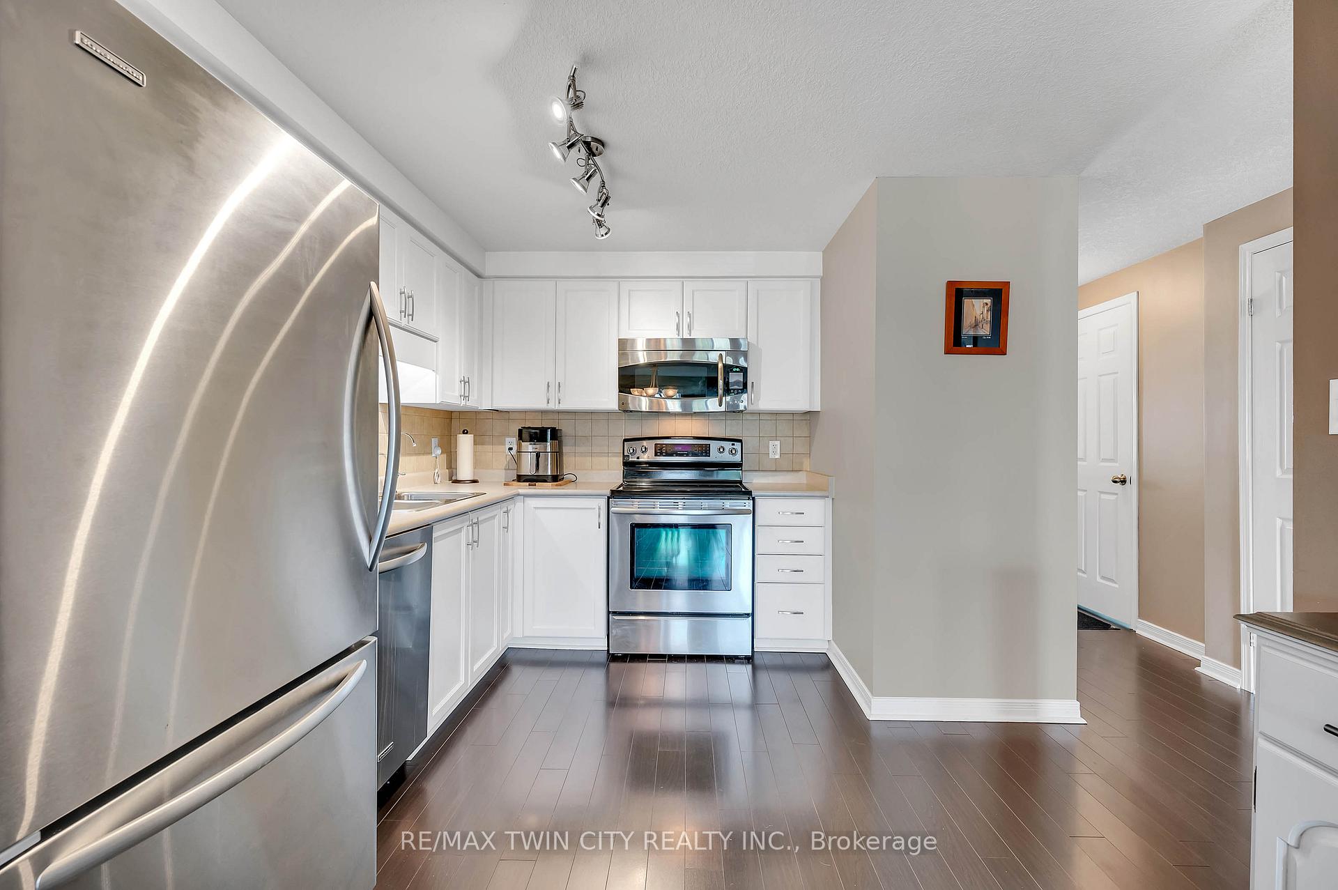 Photo 6 of 205 Snowdrop Crescent, Kitchener — HOMEH