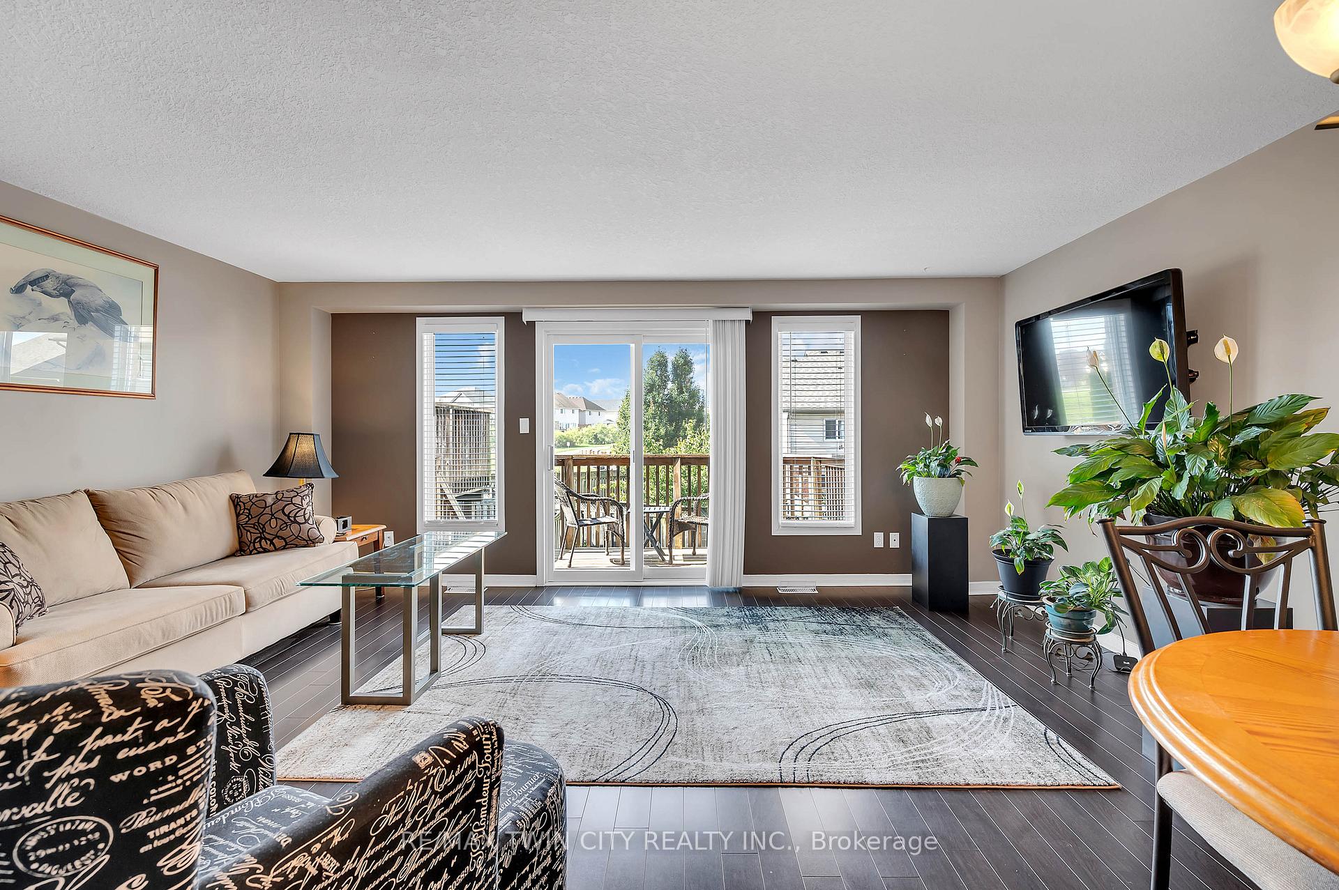 Photo 10 of 205 Snowdrop Crescent, Kitchener — HOMEH