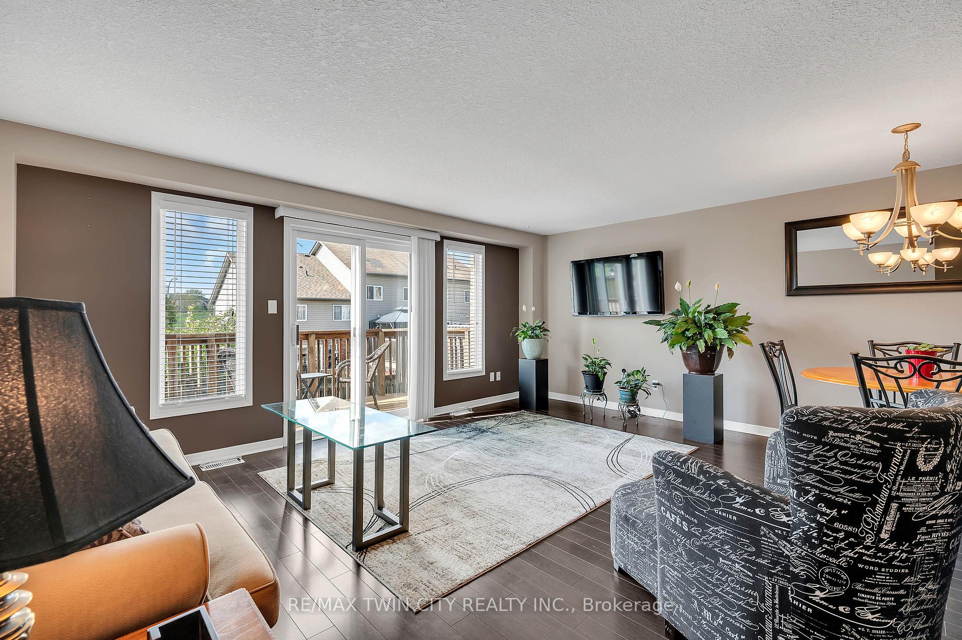 Photo 11 of 205 Snowdrop Crescent, Kitchener — HOMEH