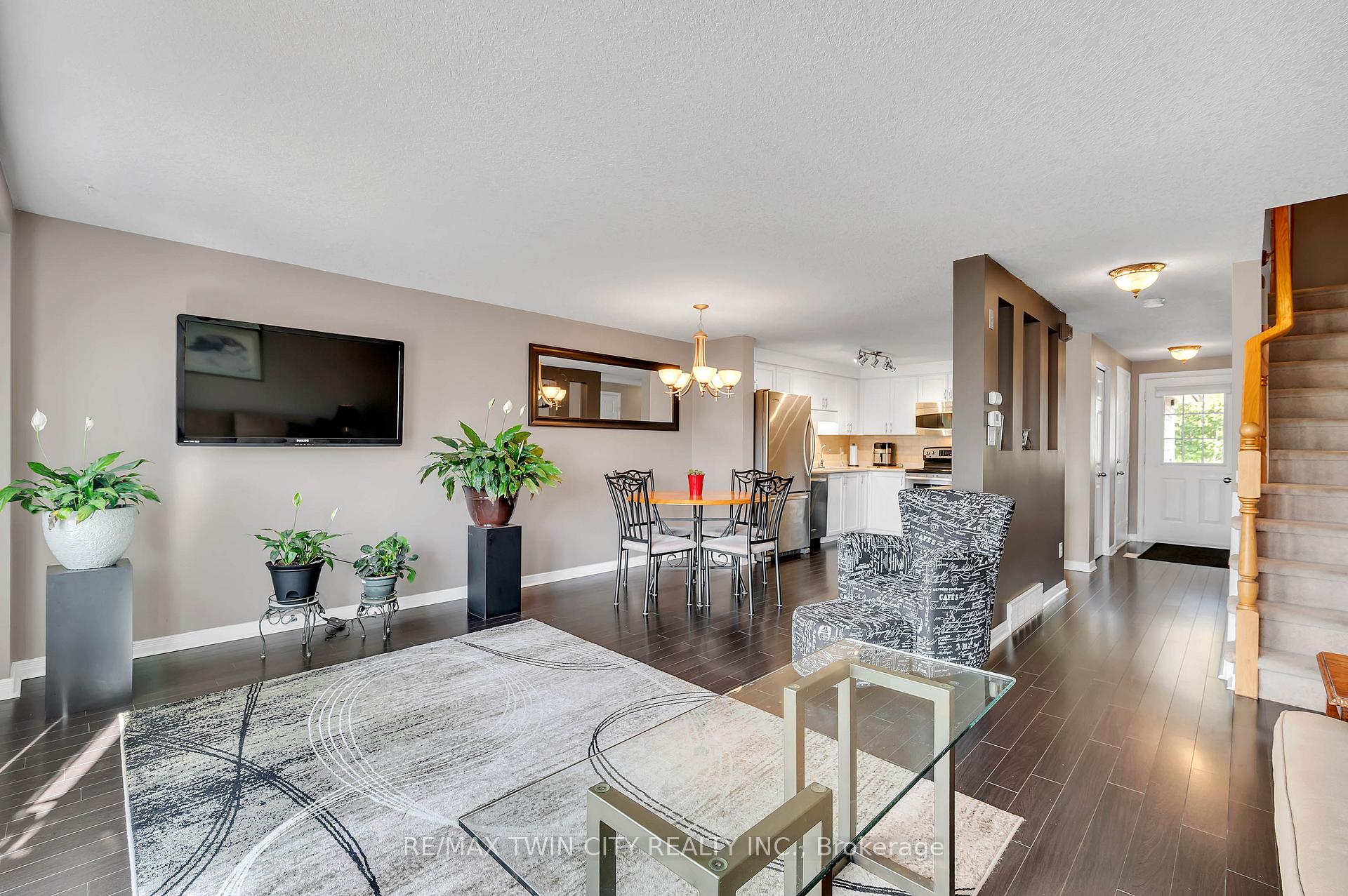 Photo 13 of 205 Snowdrop Crescent, Kitchener — HOMEH