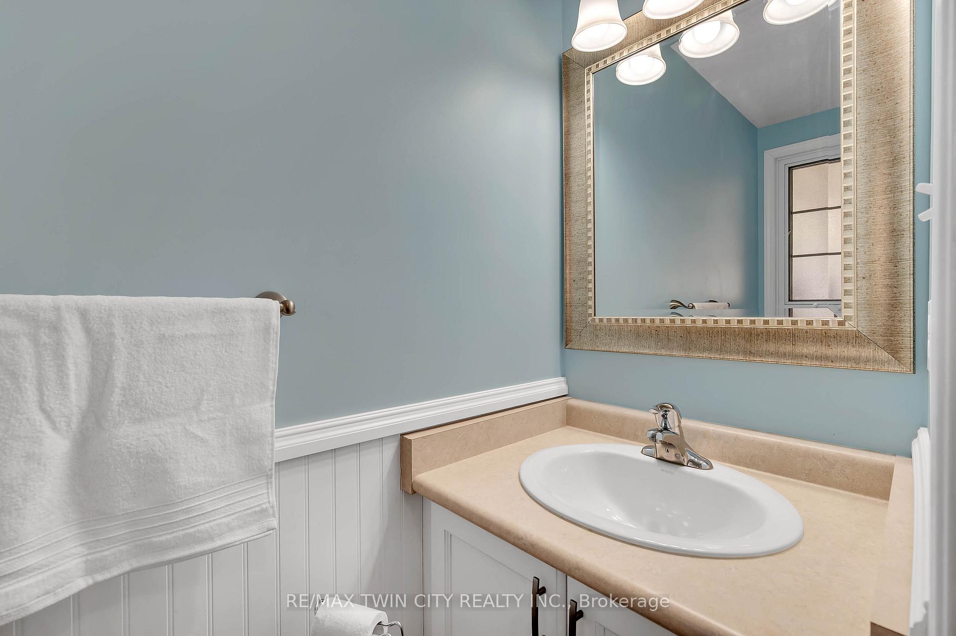 Photo 14 of 205 Snowdrop Crescent, Kitchener — HOMEH