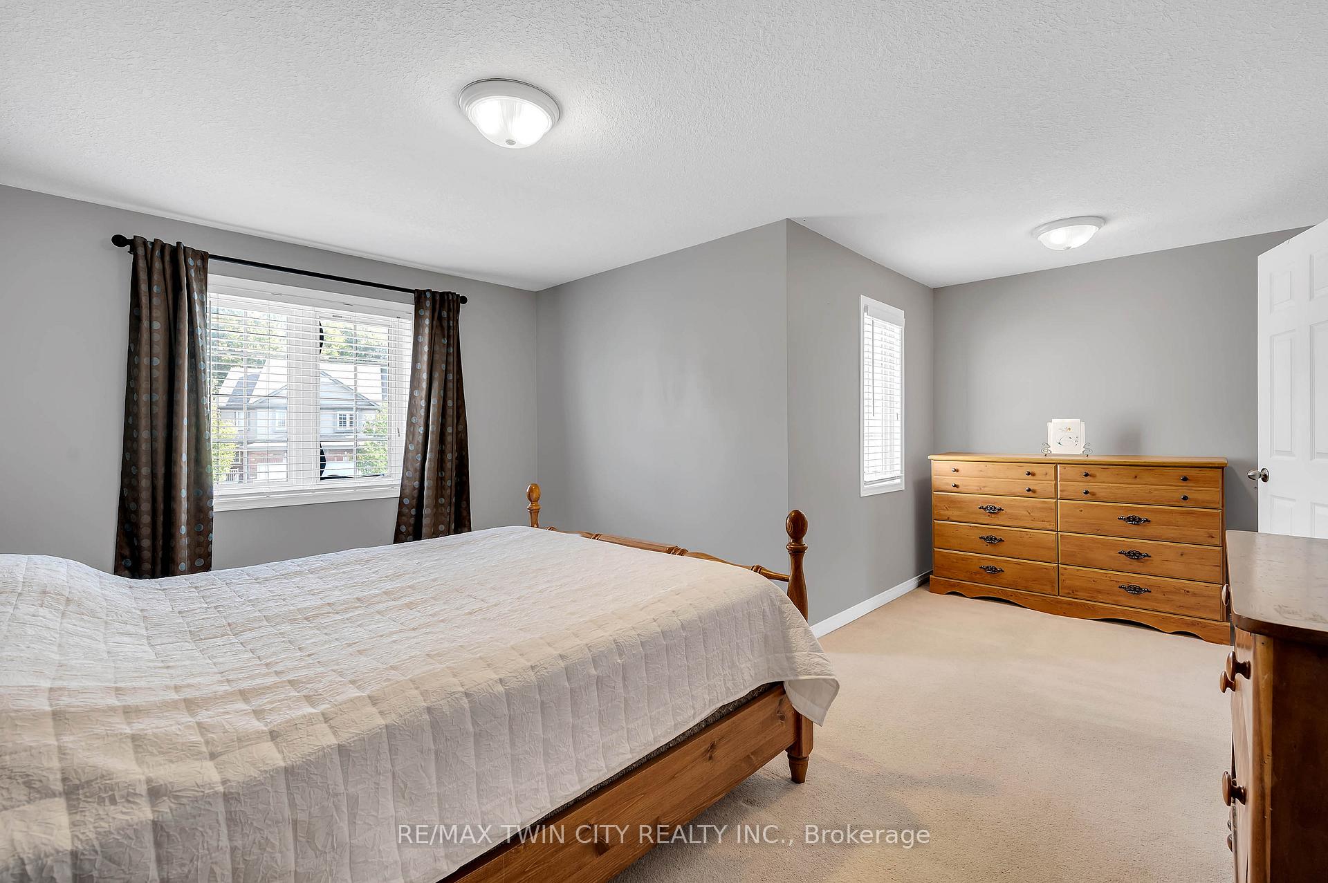Photo 17 of 205 Snowdrop Crescent, Kitchener — HOMEH