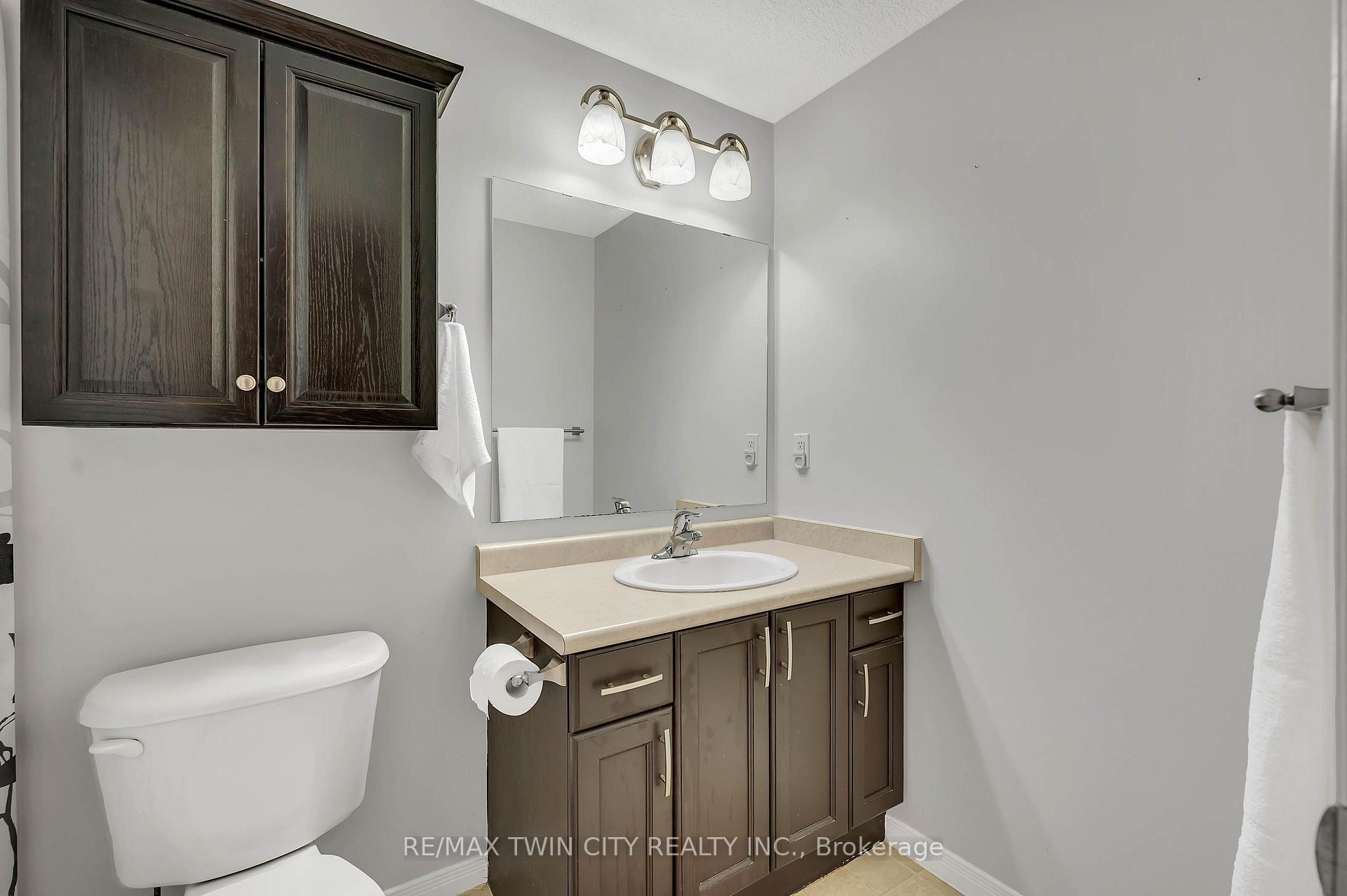 Photo 19 of 205 Snowdrop Crescent, Kitchener — HOMEH