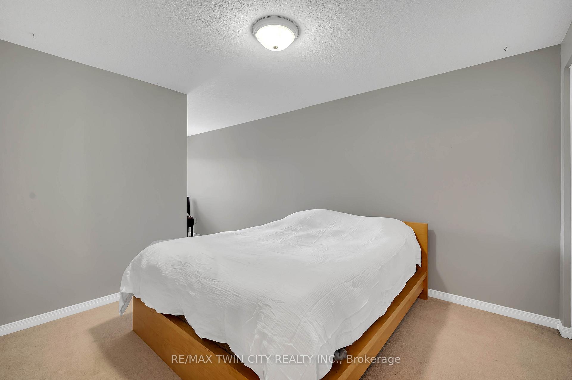 Photo 20 of 205 Snowdrop Crescent, Kitchener — HOMEH