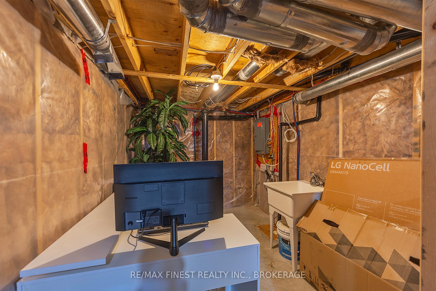 Photo 41 of 147 Simurda Court, Loyalist, Amherstview — HOMEH