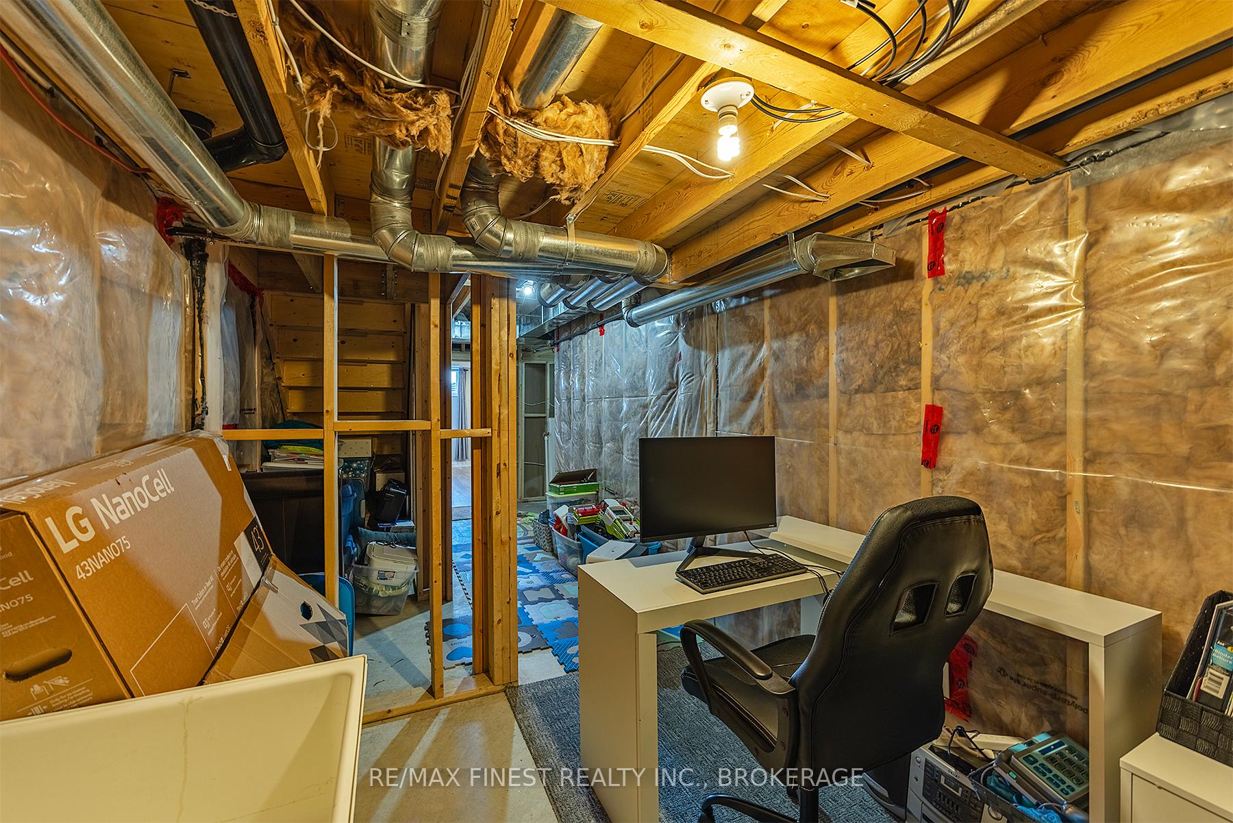 Photo 42 of 147 Simurda Court, Loyalist, Amherstview — HOMEH