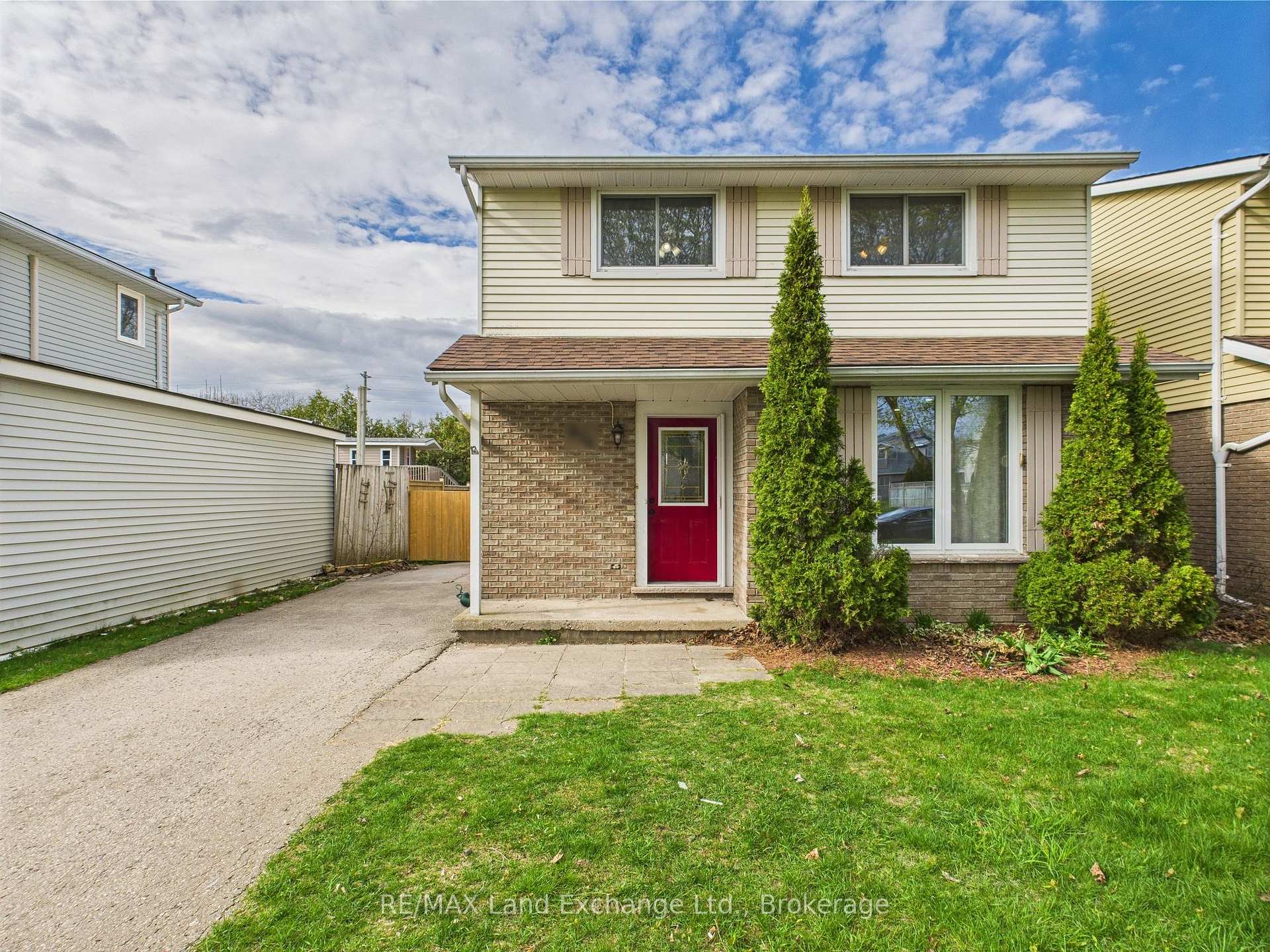 Photo 2 of 634 Mackendrick Drive, Kincardine — HOMEH