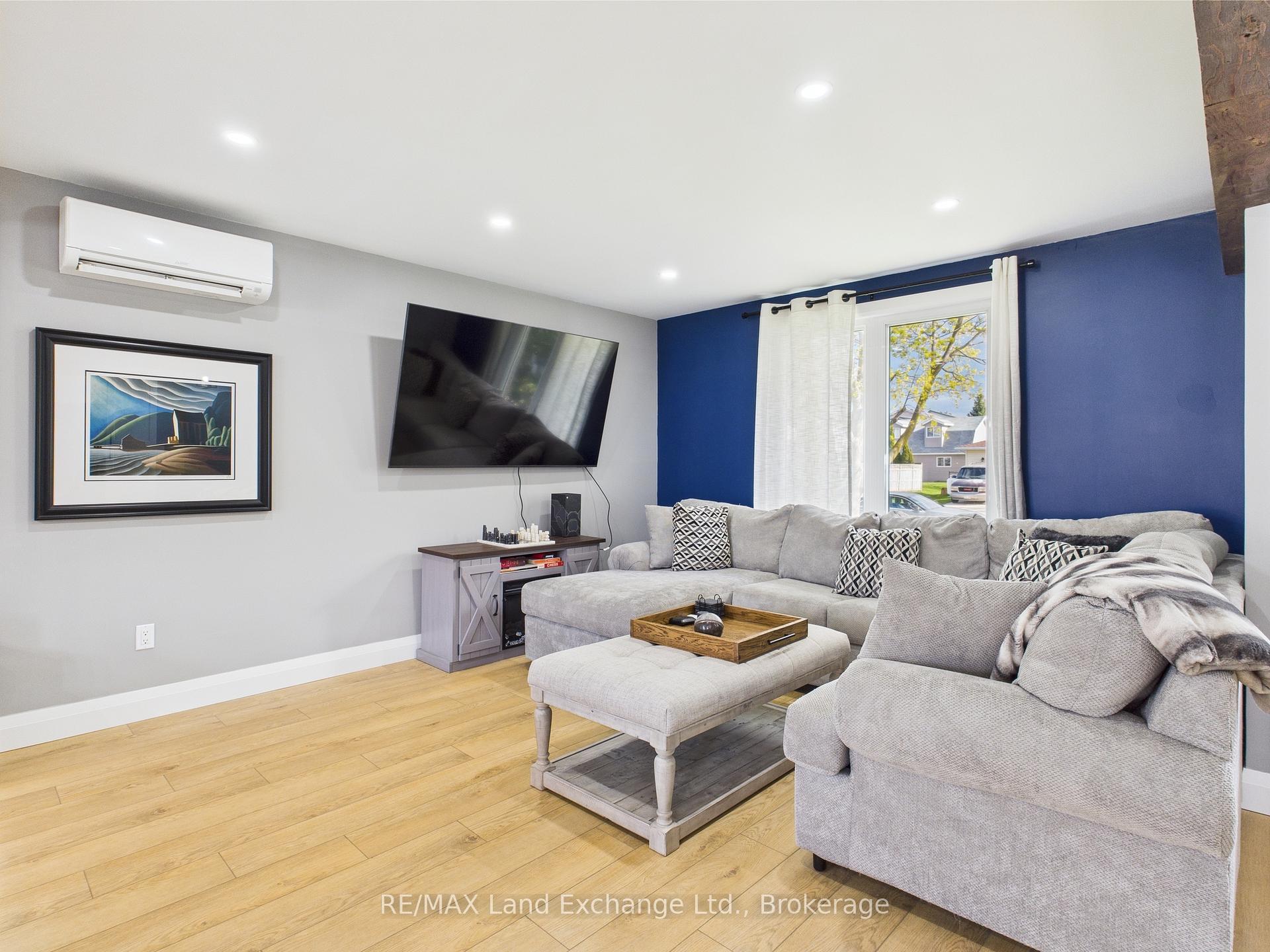 Photo 4 of 634 Mackendrick Drive, Kincardine — HOMEH
