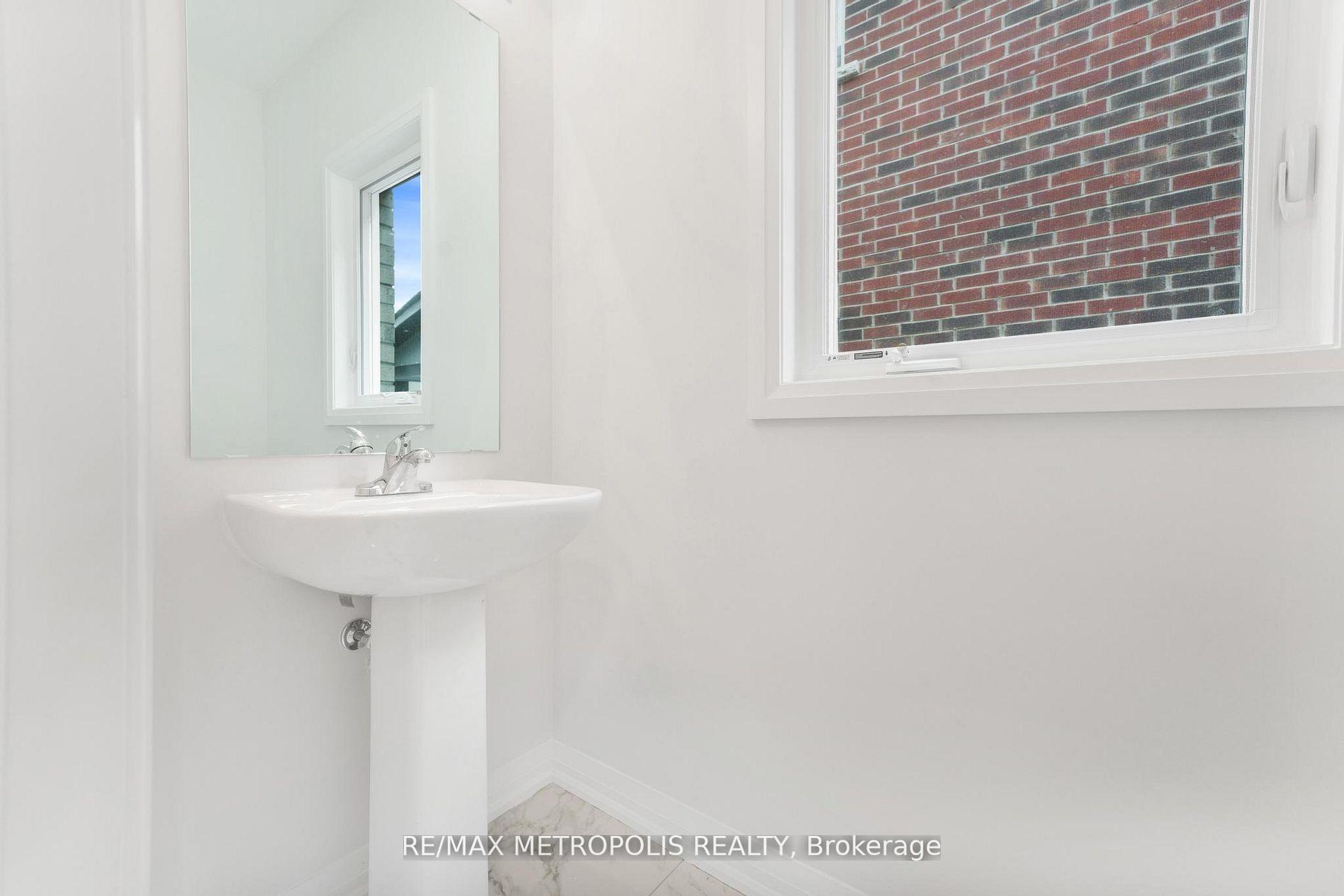 Photo 14 of 1372 Harrington Street, Innisfil, Lefroy — HOMEH