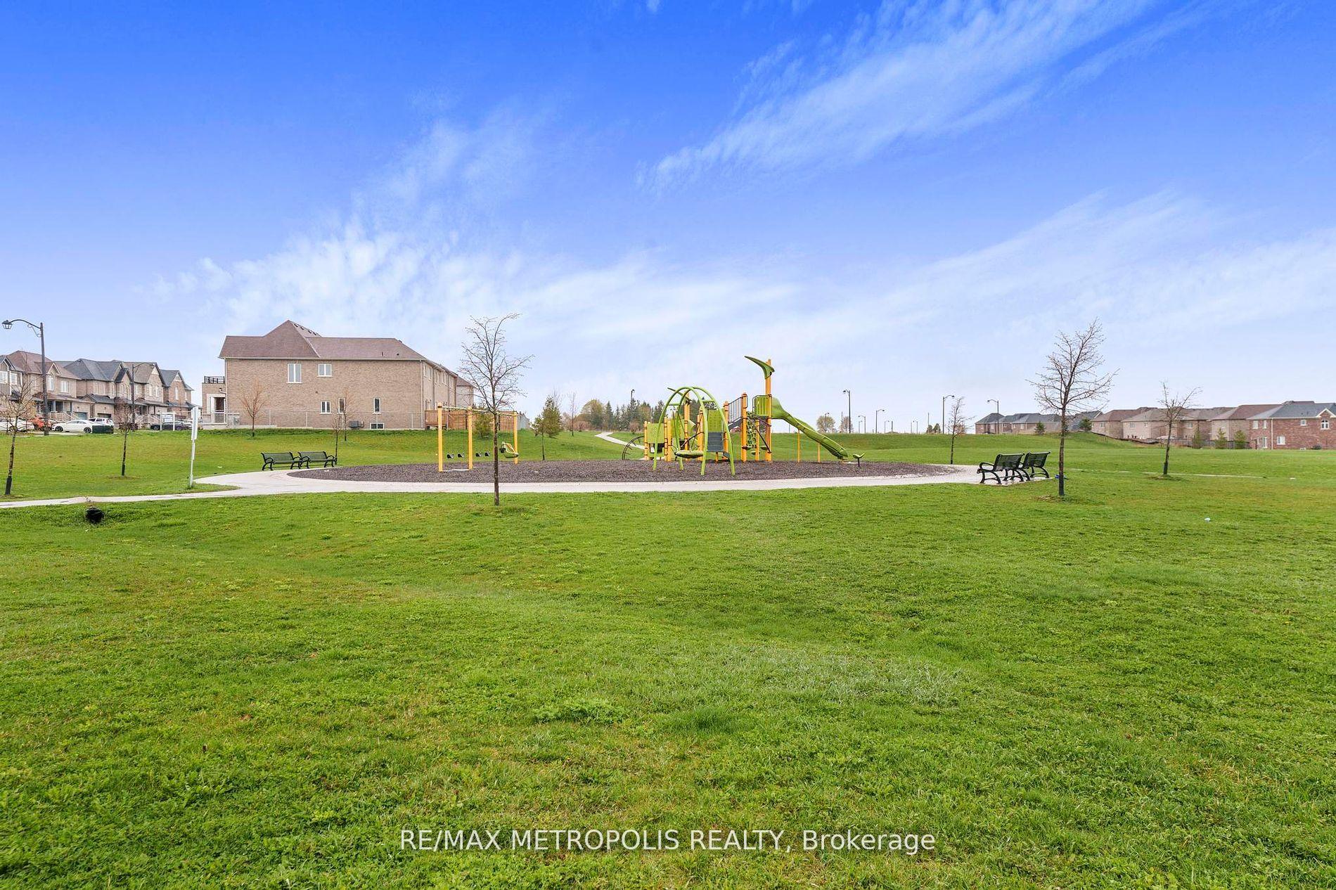 Photo 46 of 1372 Harrington Street, Innisfil, Lefroy — HOMEH