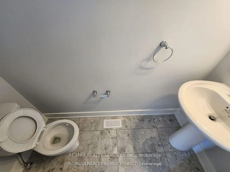 Photo 13 of 726 Rouncey Road, Ottawa, Kanata - Emerald Meadows/Trailwest — HOMEH