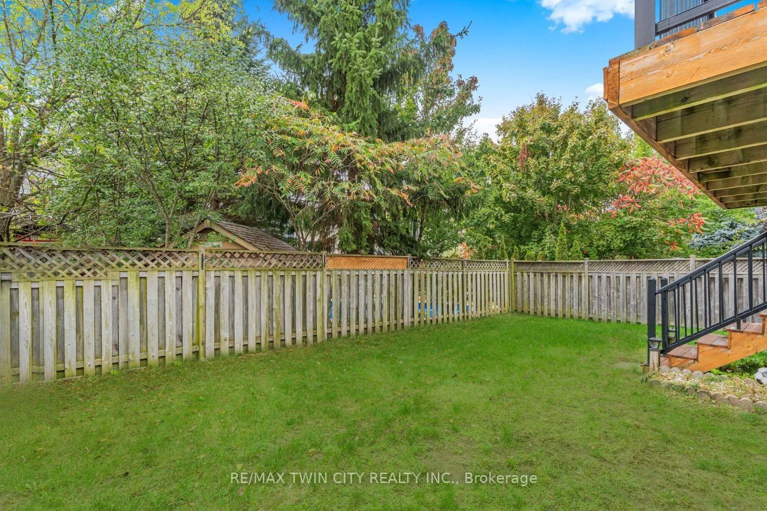 Photo 37 of 19 Marl Meadow Drive, Kitchener, Brigadoon — HOMEH